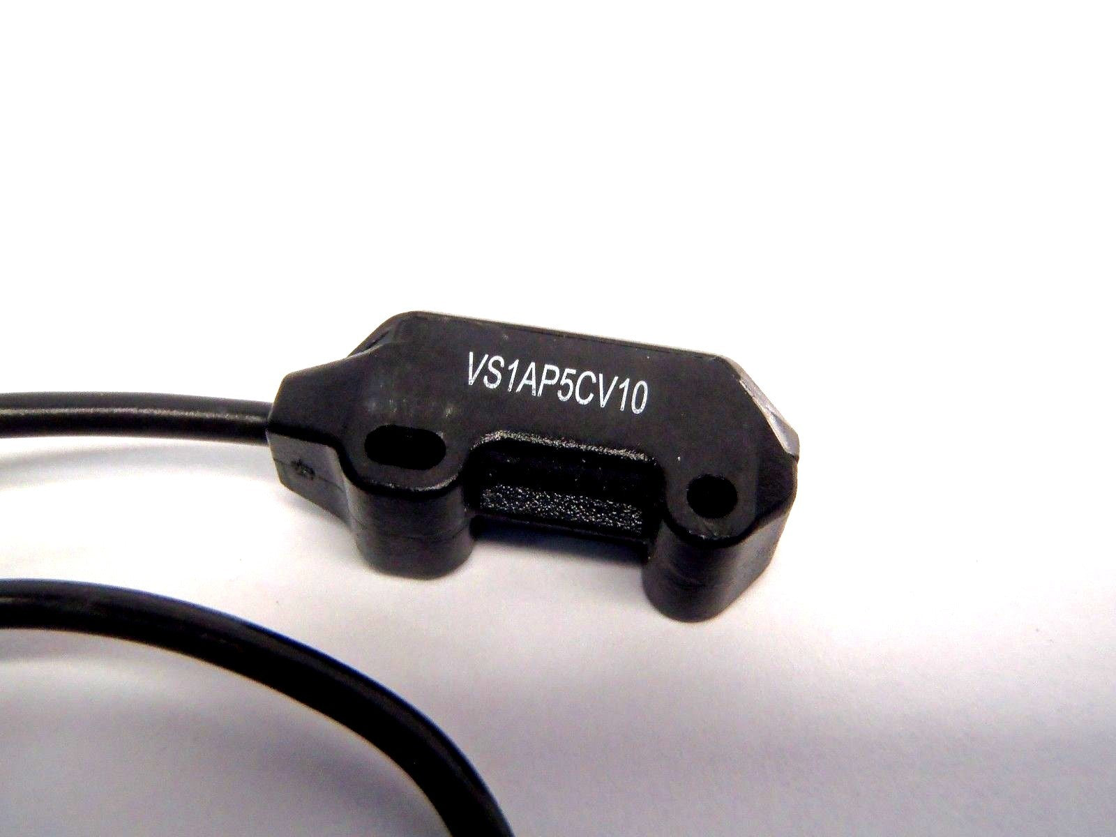 Banner VS1AP5CV10 Photoelectric Sensor 1' Cable 10-30VDC w/ Male M12 Connector - Maverick Industrial Sales