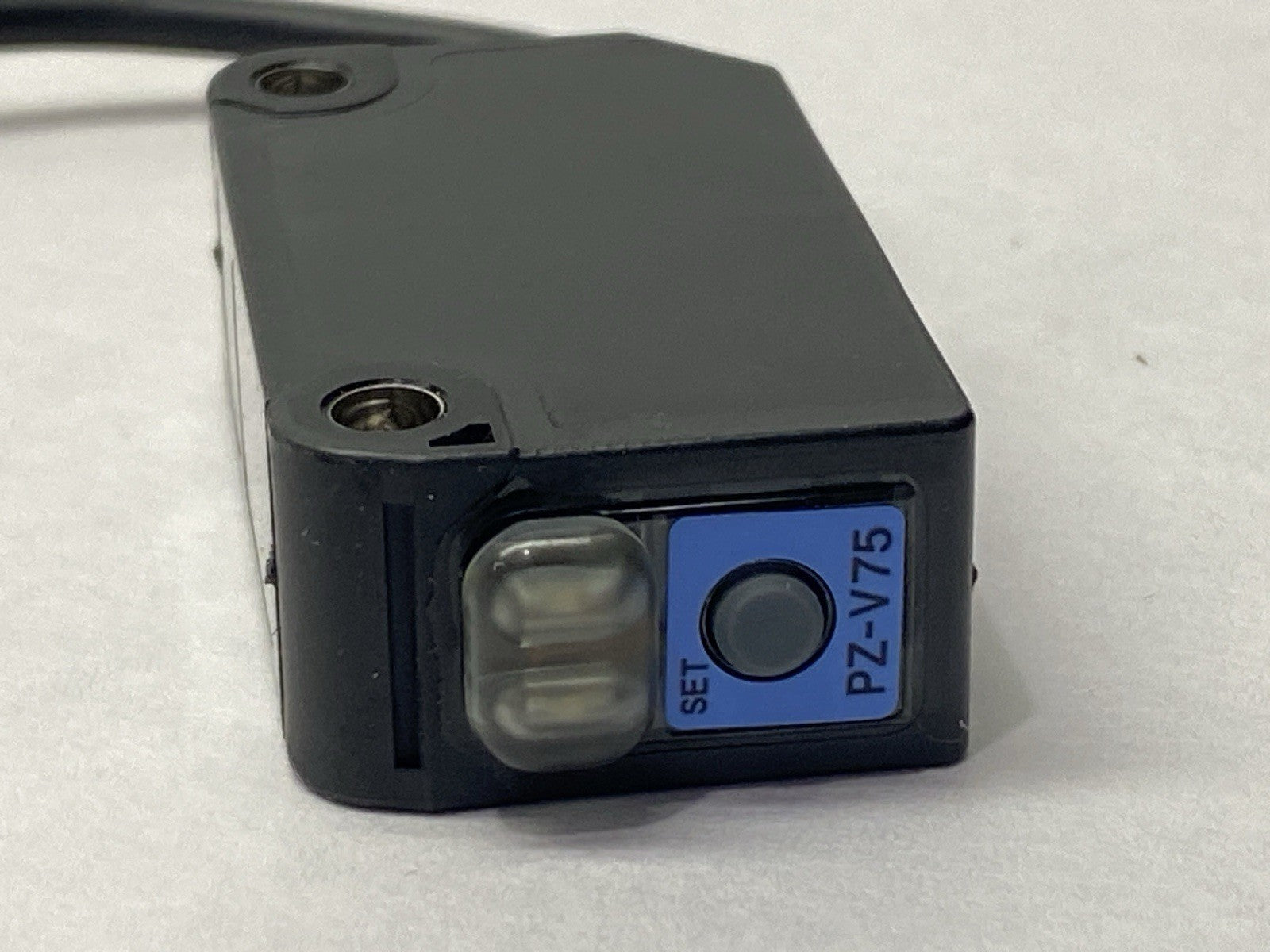 Keyence PZ-V75 Built-In Amplifier Photoelectric Sensor Square Reflective - Maverick Industrial Sales