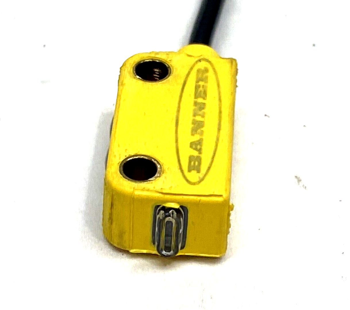Banner Q12AP6FF15Q3 Miniature Photoelectric Sensor, 15mm Range, 77101 - Maverick Industrial Sales