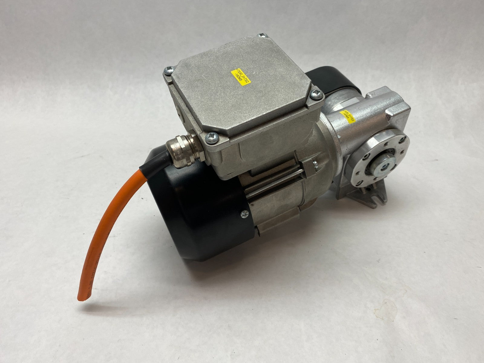 Bosch Rexroth 3842547991 Motor w/ 3842503061 Slip-on Gear Unit GS 13-1 I=20:1 - Maverick Industrial Sales