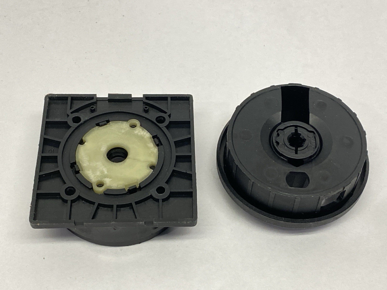 SVB-SW-T0 | Eaton Rotary Disconnect Lock-Out Handle - New – Open box - Maverick Industrial Sales