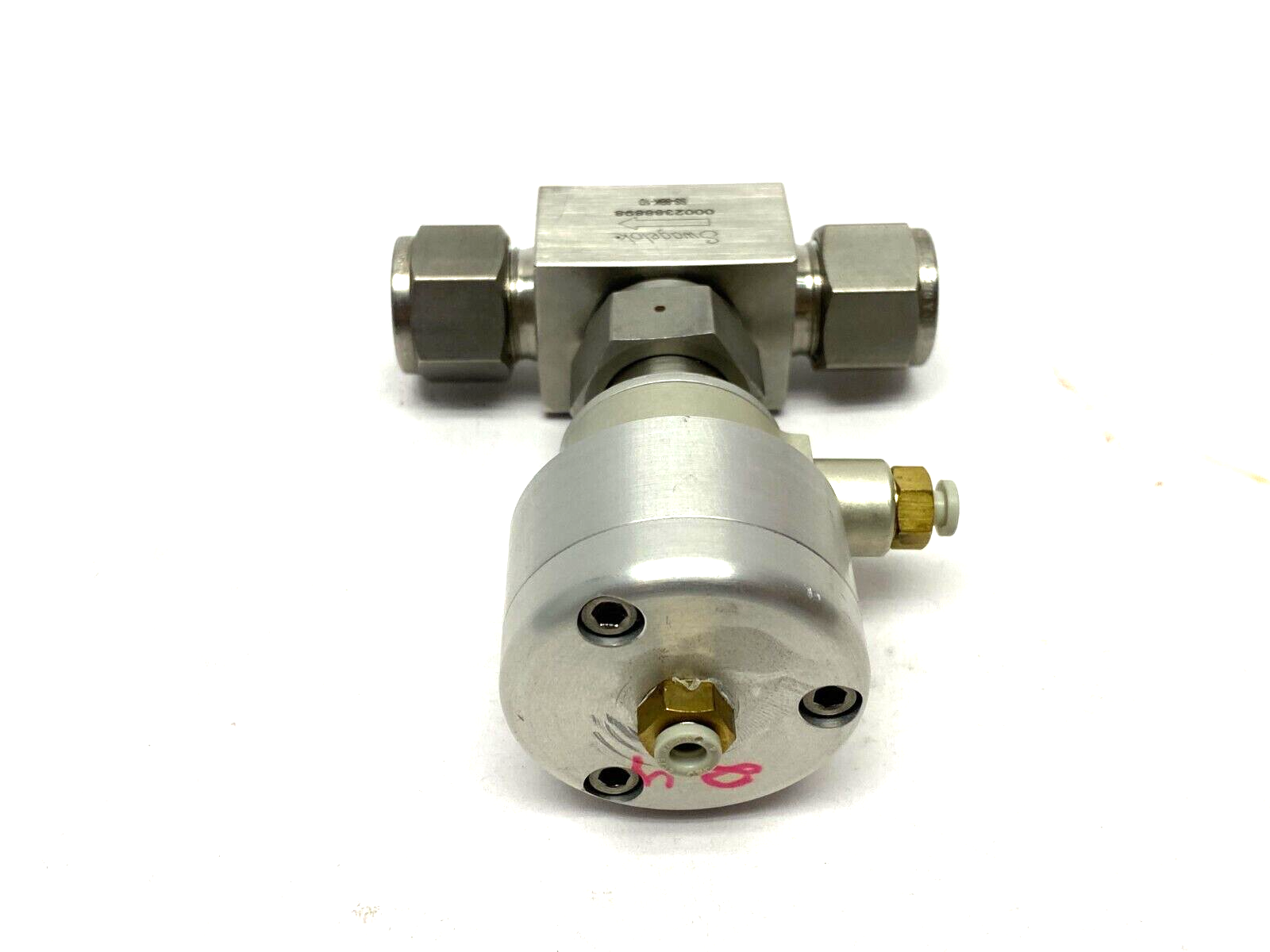 Swagelok SS-8BK-1D Stainless Steel Gasketed Bellows Valve - Maverick Industrial Sales