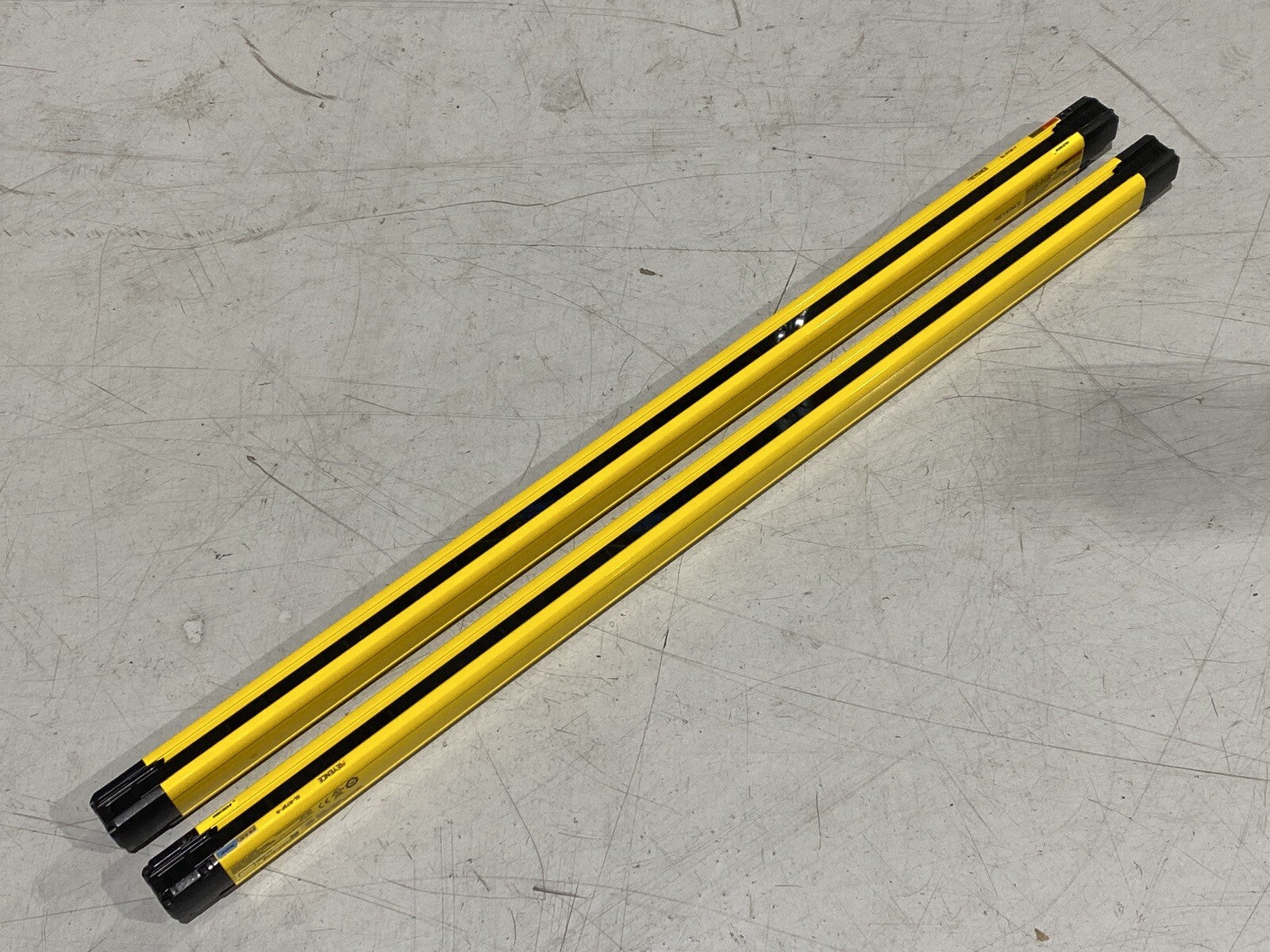Keyence GL-R79F Light Safety Curtains GL-R79F-T Transmitter GL-R79F-R Receiver - Maverick Industrial Sales