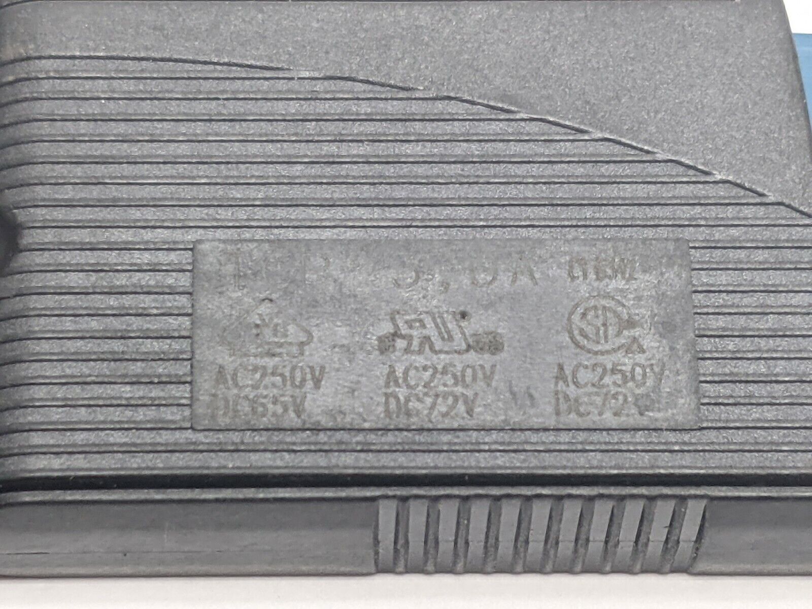 Phoenix Contact TCP 3.0A Thermal Device Circuit Breaker w/ UK 6-FSI/C Base - Maverick Industrial Sales