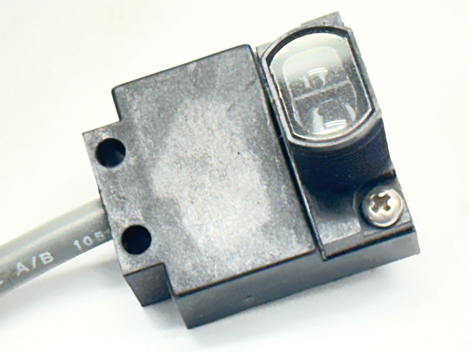 Banner SE612LVM5V Photoelectric Sensor 5VDC 27350 - Maverick Industrial Sales