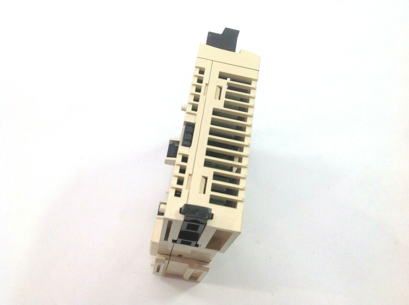 Schneider Electric TWDDRA16RT Twido 16 Port Output 24VDC Module PV:01 RL:03 - Maverick Industrial Sales