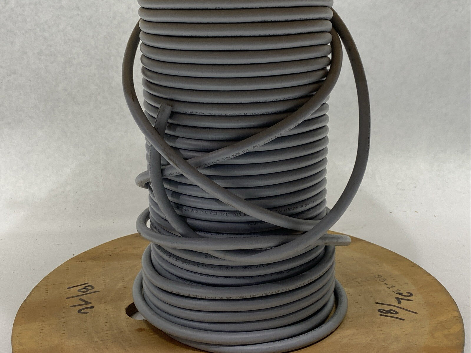 Southwire 67727201 Power And Control Tray Cable TCC 18-16 7c Cu 600V 80FT Spool - Maverick Industrial Sales