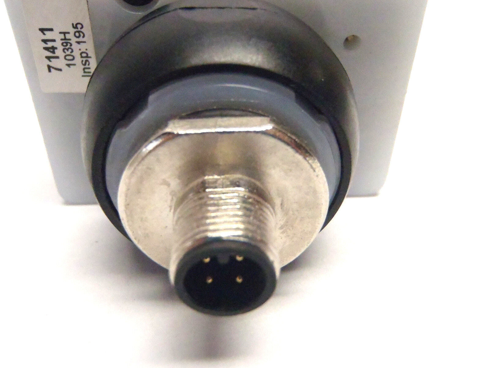 Banner VTBP6RLQ Red Job Light Euro 4-PIN With Round Mounting Nut Touch Sensor - Maverick Industrial Sales