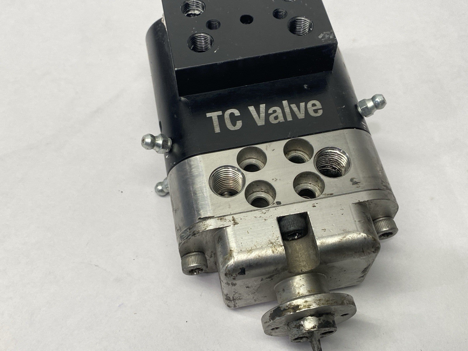 Graco 26D918 Twin Control Dispensing Valve - Maverick Industrial Sales