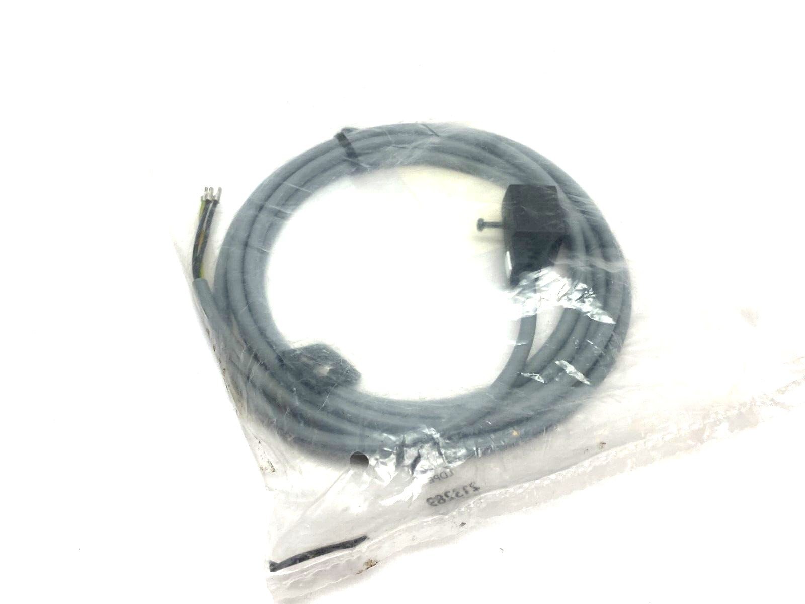 Festo KMF-1-24DC-2.5-LED Valve Plug Socket w/ Cable 2.5m Length 30935 - Maverick Industrial Sales