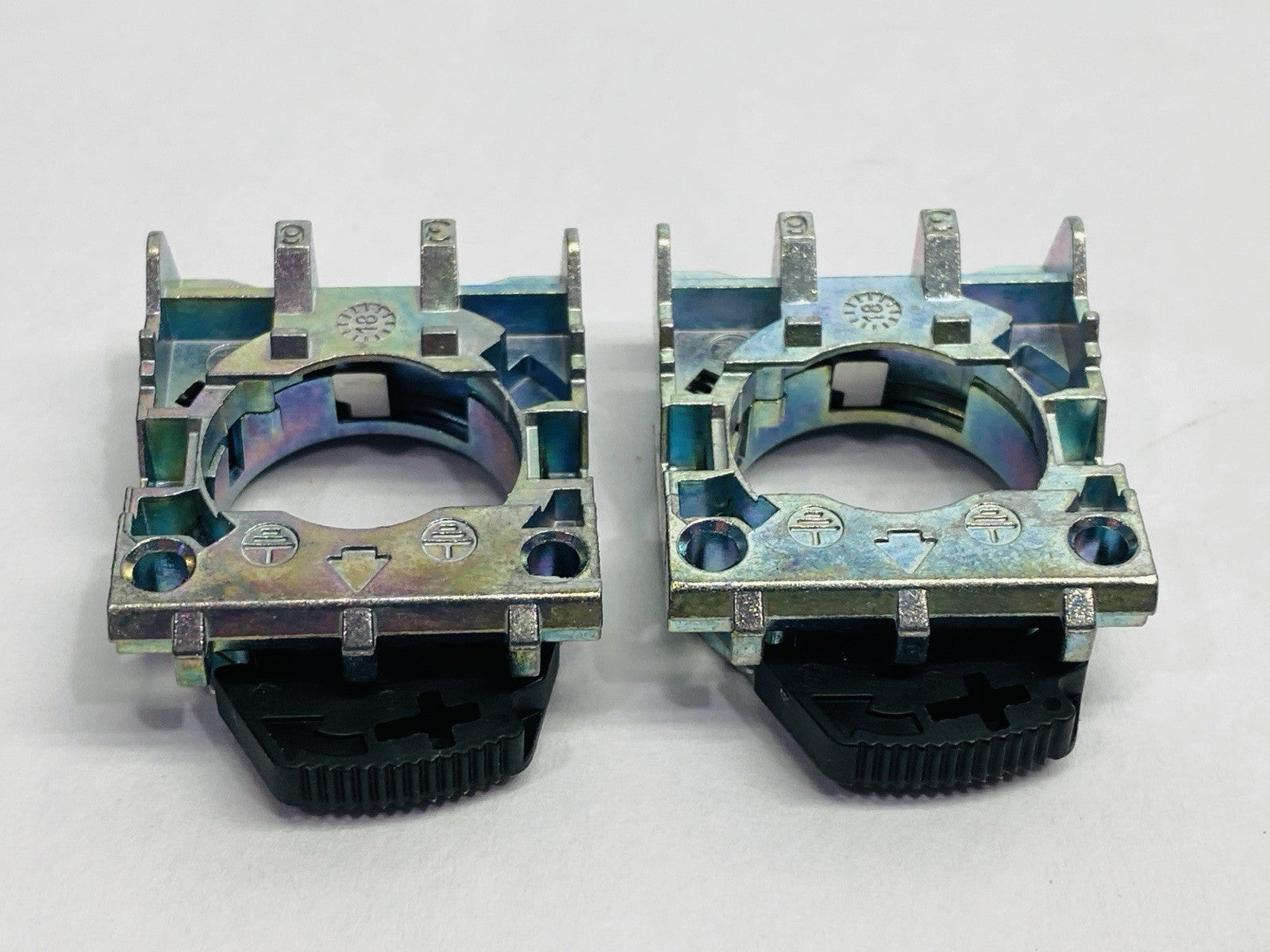 Allen Bradley 800F-ALM Ser A Pushbutton Metal Mounting Latch LOT OF 2 - Maverick Industrial Sales