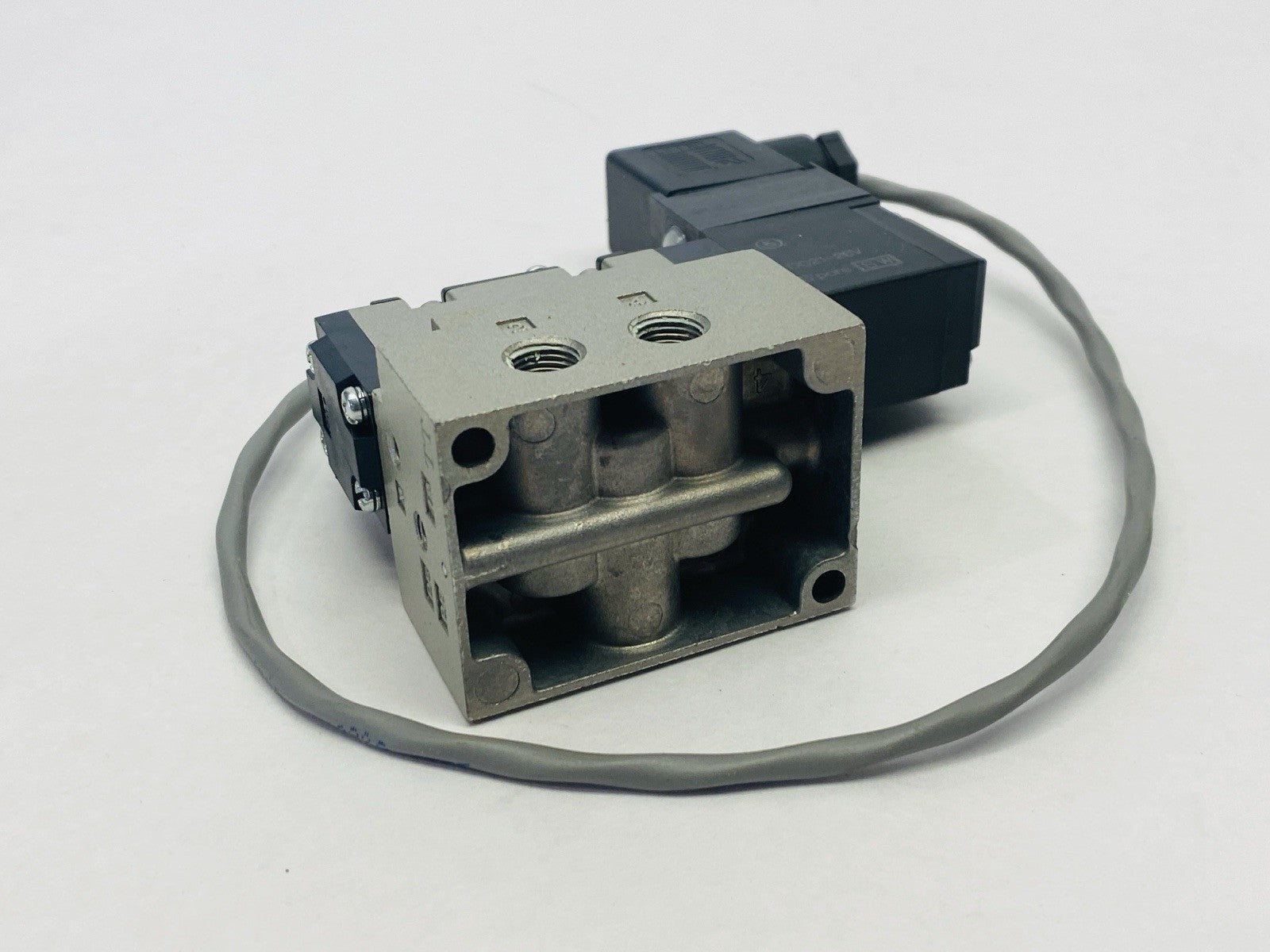 SMC VFS2110-5DZ-01 Pneumatic Solenoid Valve 5-Port 24VDC - Maverick Industrial Sales