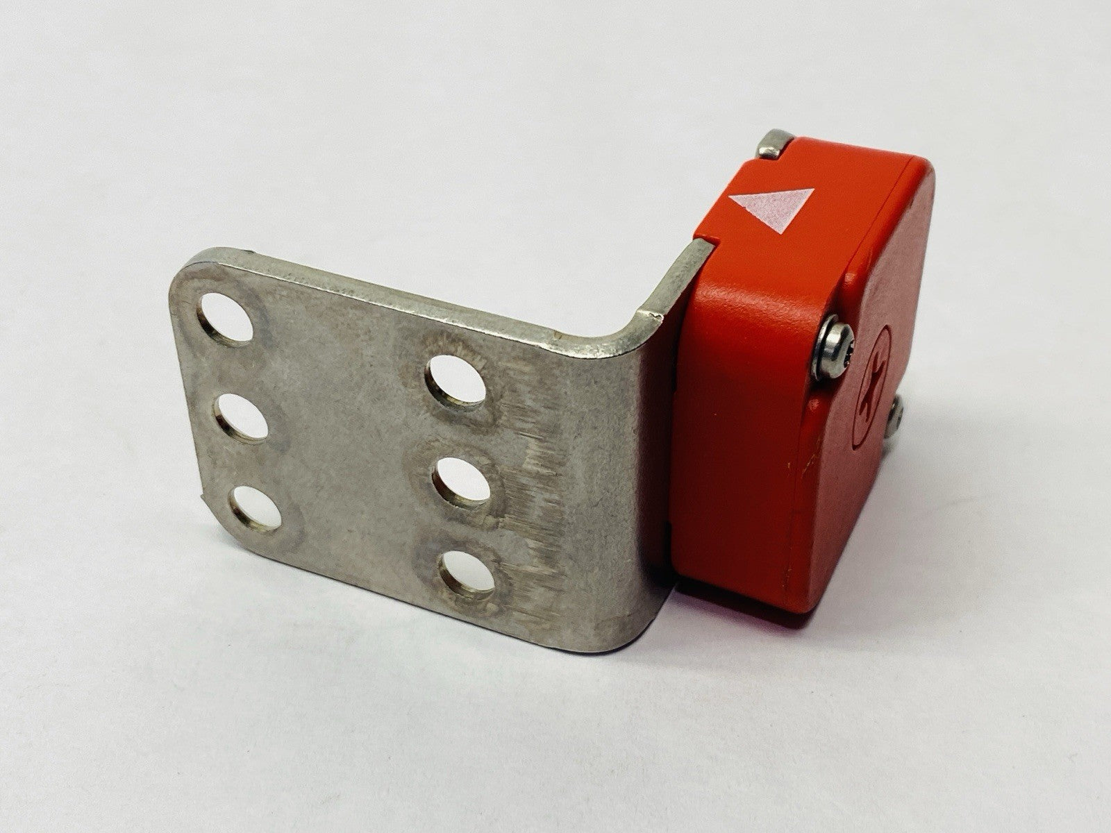 Allen Bradley 440G-LZASPL Ser A Safety Switch Actuator w/ Bracket - Maverick Industrial Sales