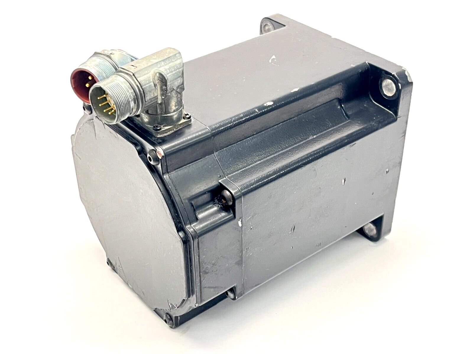 Kollmorgen AKM63K-ANCNR-01 Servo Motor 3500RPM 4.31kW 640VDC 1-1/4" Shaft - Maverick Industrial Sales
