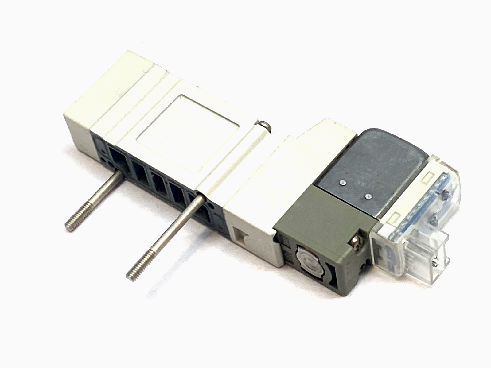 | SMC SY3140-6L 5-Port Solenoid Valve Single Coil Base Mounted DC - Used - Maverick Industrial Sales