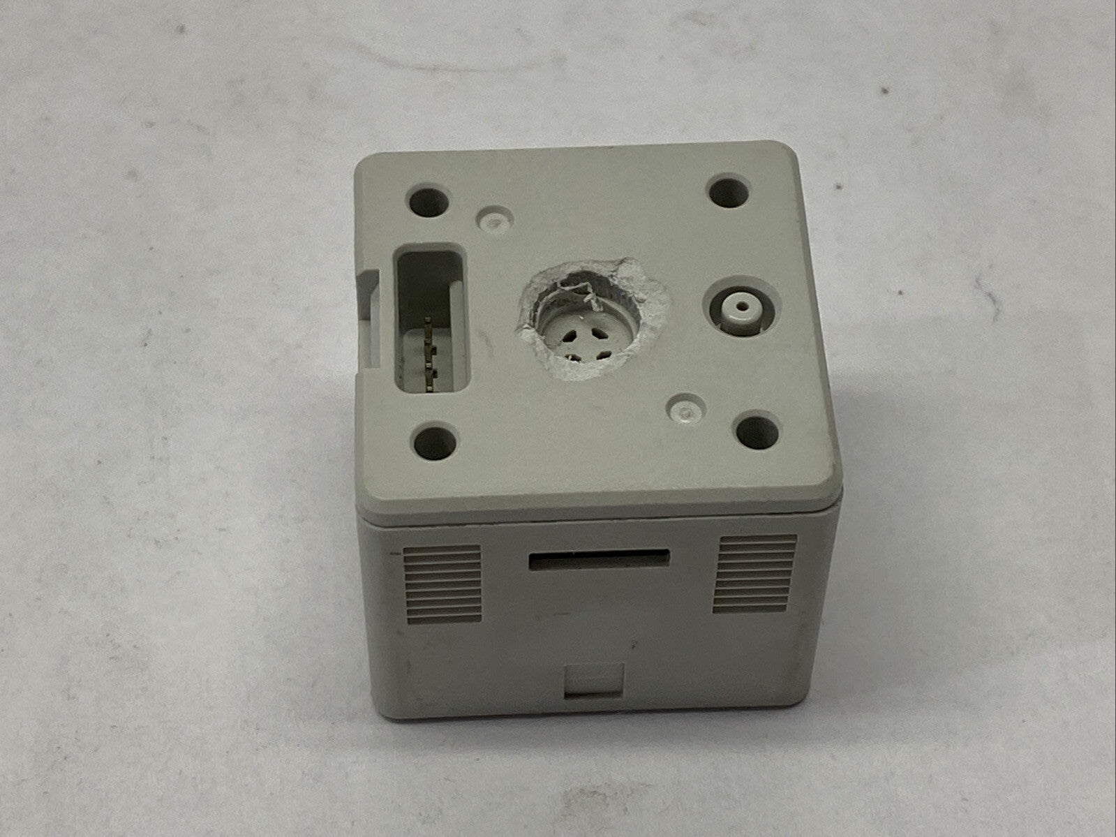 SMC ZSE20B-Y-P 3-Screen Digital Vacuum Switch 1/8" NPT - Maverick Industrial Sales