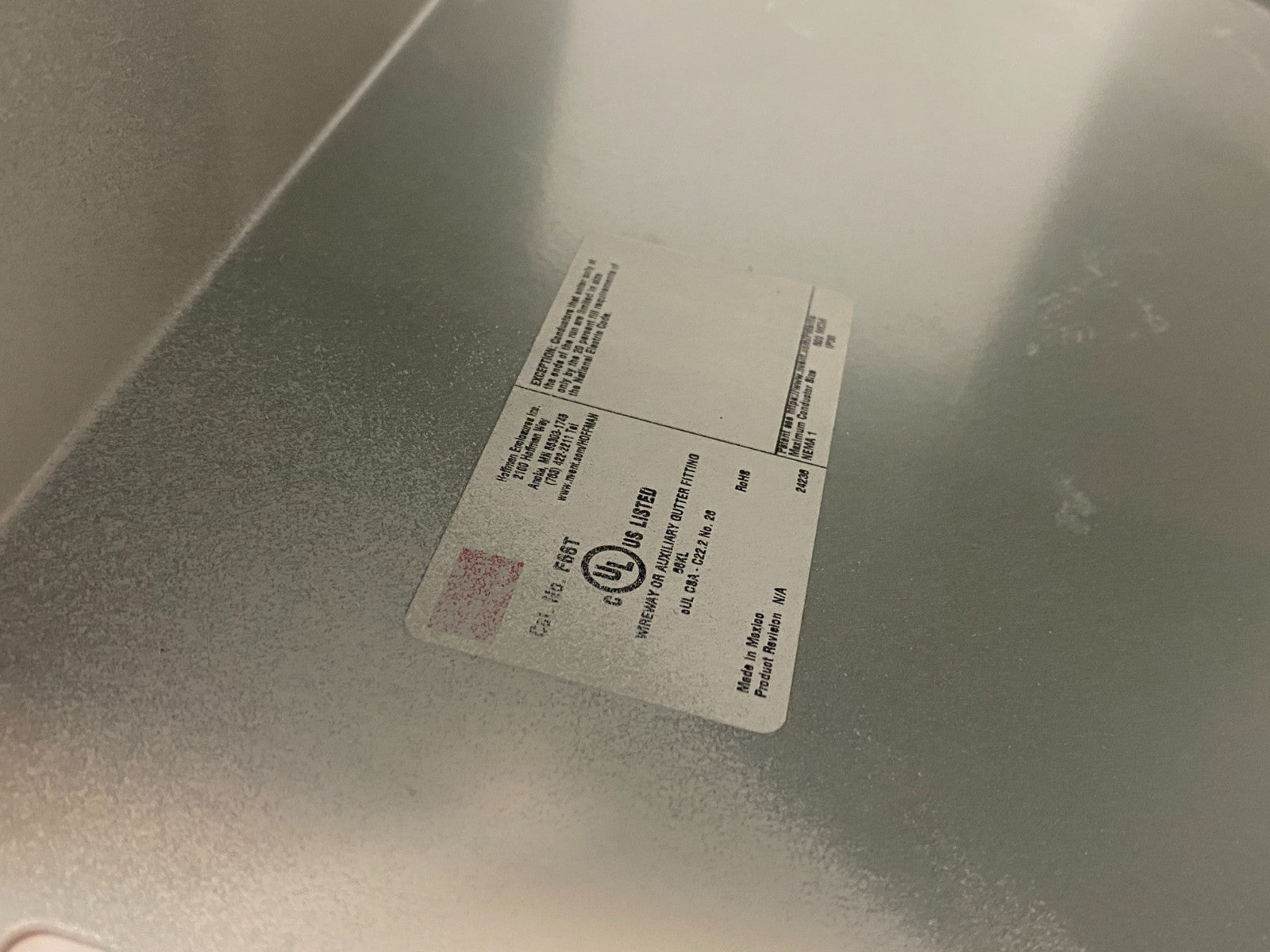 F66T | Hoffman nVent Sweep Tee Wireway Fitting 6" x 6" PAINTED WHITE - New – Open box - Maverick Industrial Sales