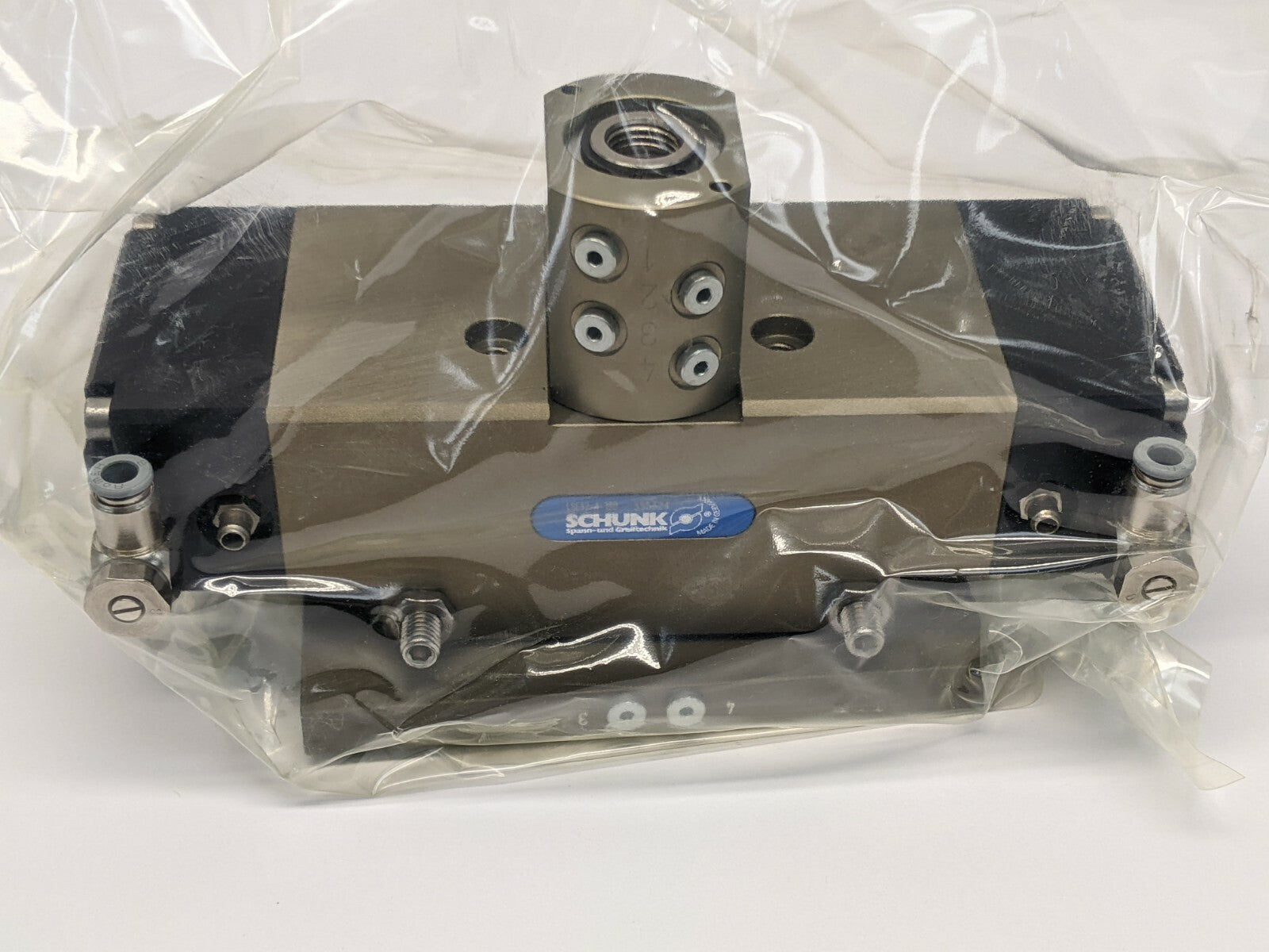 Schunk LSE-32-4-180 Pneumatic Light Swivel Unit 0355324 - Maverick Industrial Sales