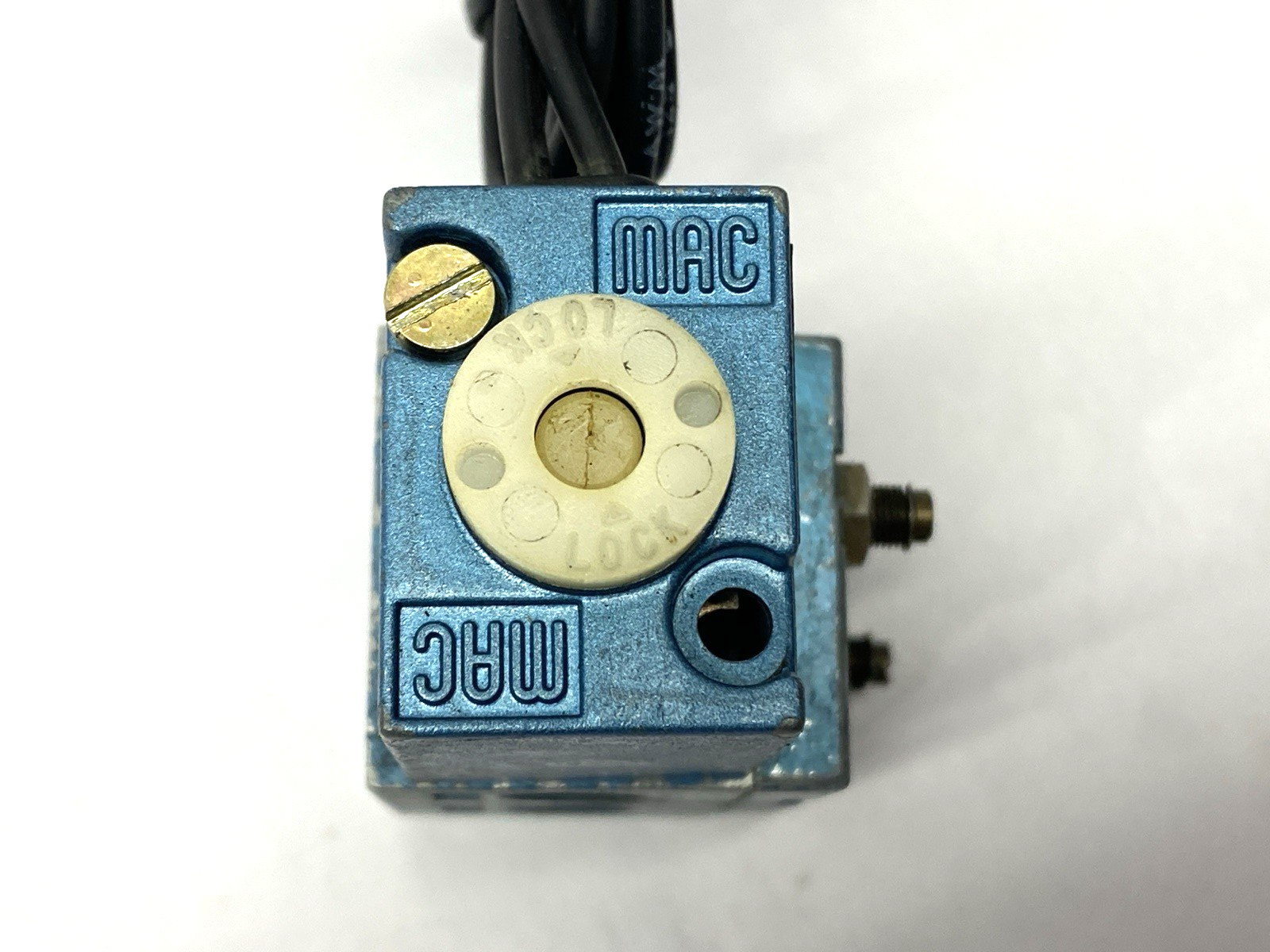 612B-11-611BA | MAC Valves Pneumatic Solenoid Valve 1/4" Ports MISSING SCREW - Used - Maverick Industrial Sales