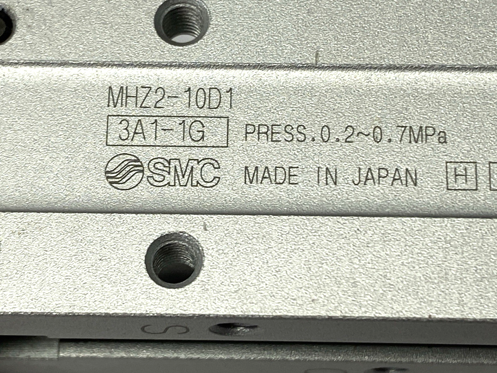 MHZ2-10D1 | SMC Parallel Air Gripper 2-Finger Double-Acting - Used - Maverick Industrial Sales