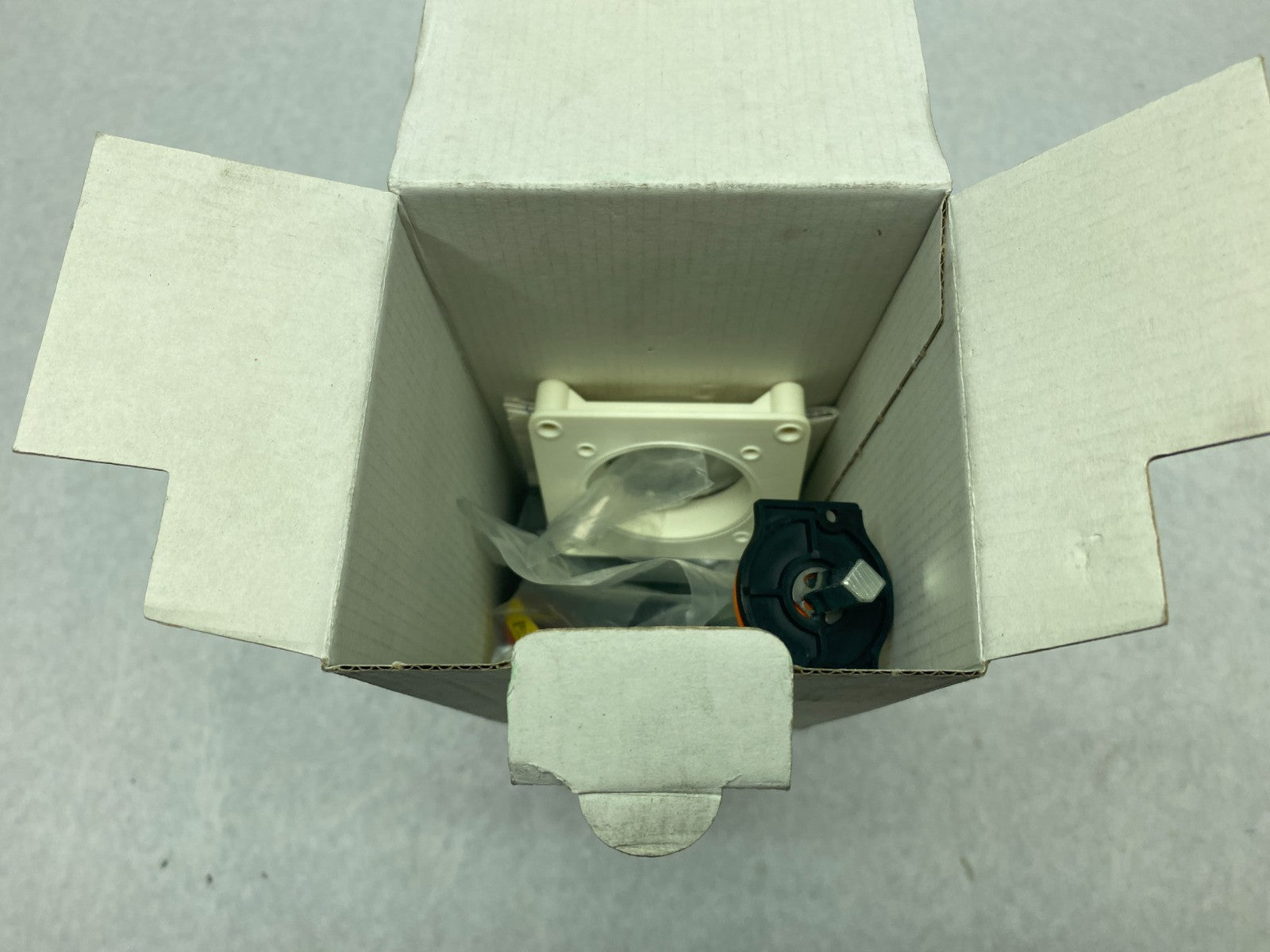 Schneider Electric VCCF3 TeSys Vario Emergency Stop Disconnect Switch 3-Pole - Maverick Industrial Sales