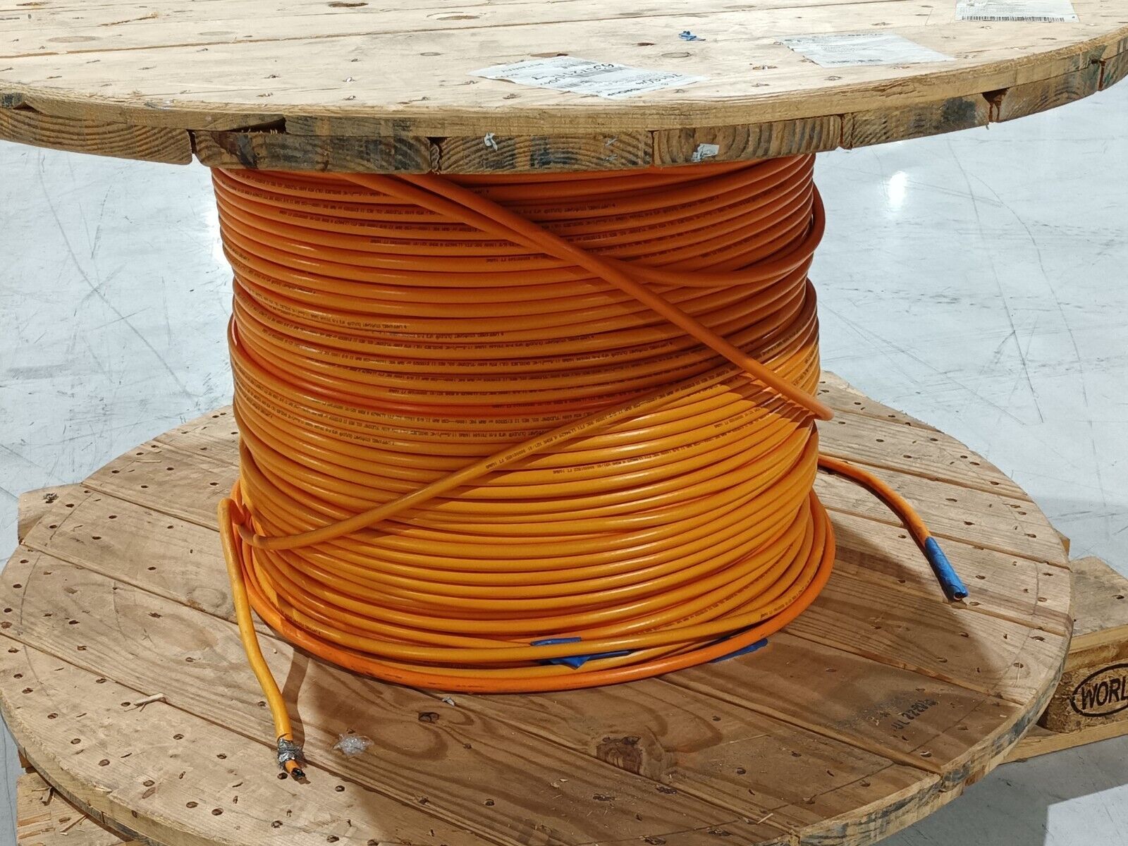 Lapp 701604 Olflex VFD Cable 16 AWG 4C Orange PVC 10' FT - Maverick Industrial Sales