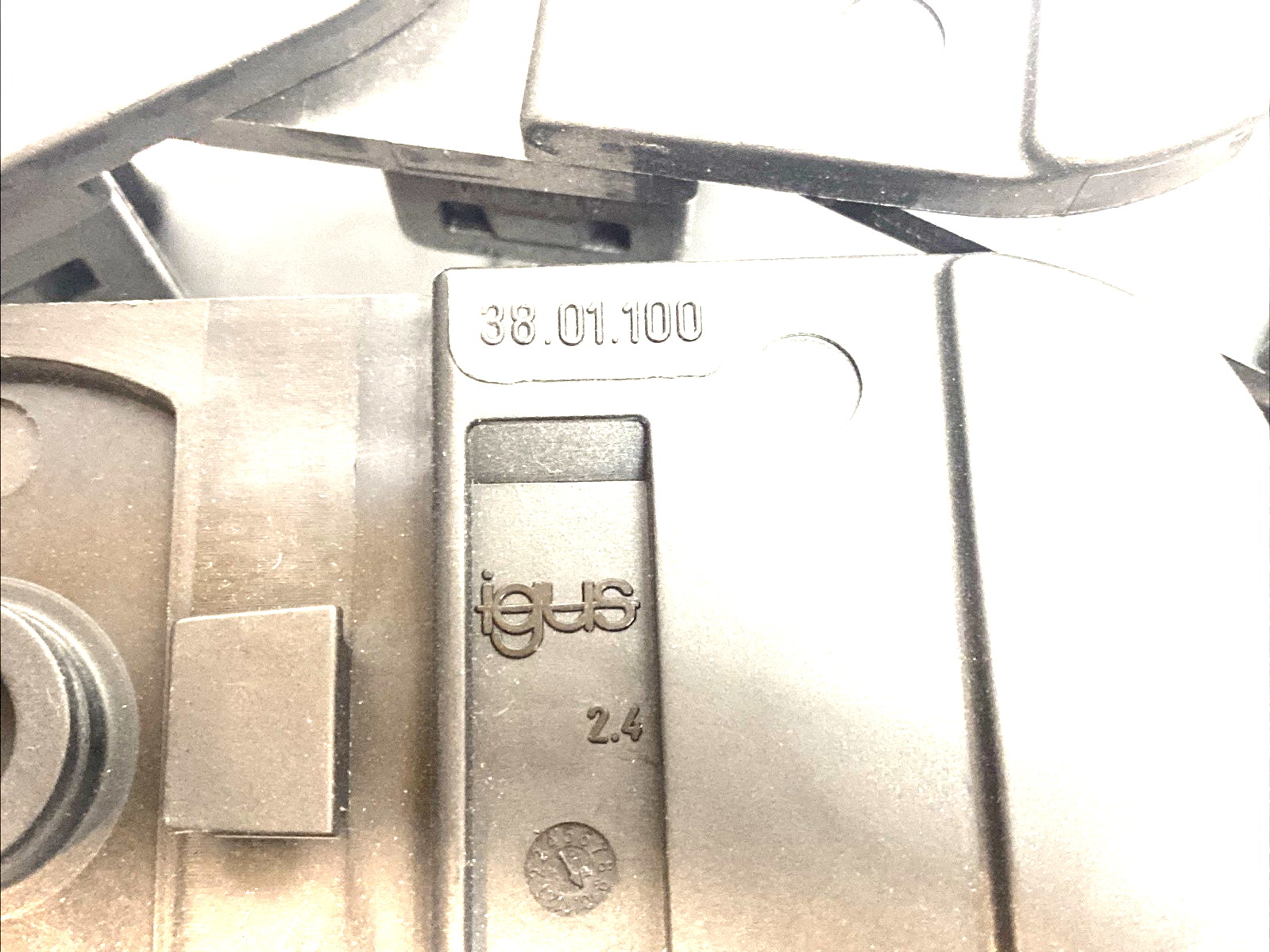 Igus 38.01.100 E-Chain Cable Carrier 21 Links - Maverick Industrial Sales