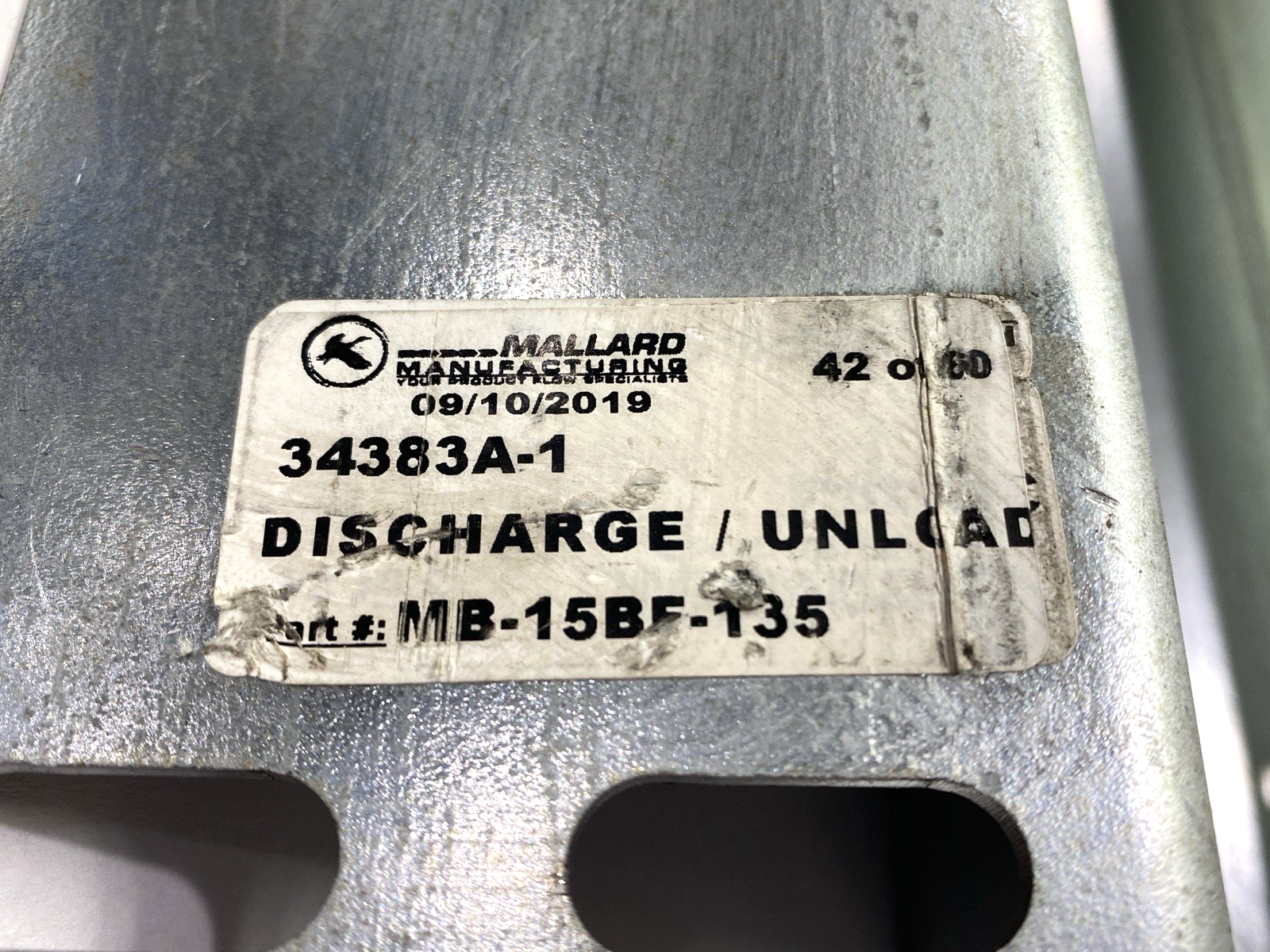 MB-15BF-135 | Mallard Gravity Flow Rail Bracket LOT OF 2 - New – Open box - Maverick Industrial Sales