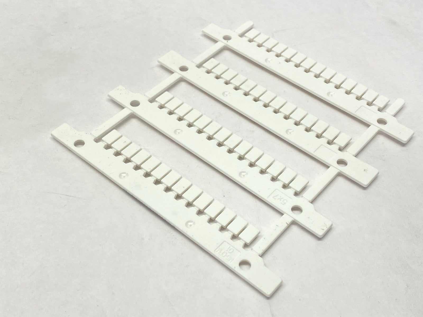Cembre 41094 Terminal Marker Tags MG-CPM-01 PKG OF 1960 - Maverick Industrial Sales