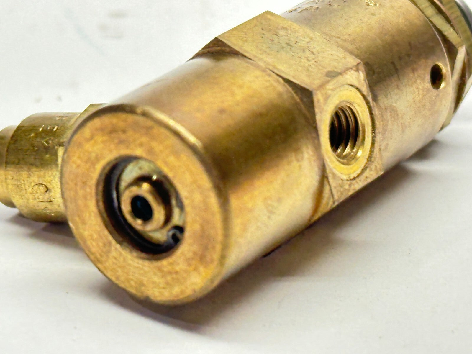 Humphrey 4P TAC Miniature Push Button Valve 2-Position 10-32 UNF - Maverick Industrial Sales