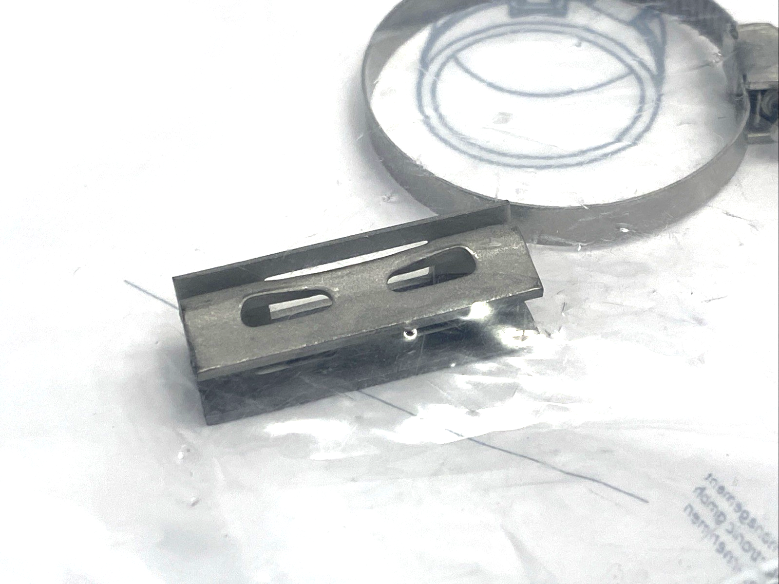 ifm E11977 Fixing Strap For Smooth Body Cylinder FIXING STRAP CLEAN-LINE CYL 2PK - Maverick Industrial Sales