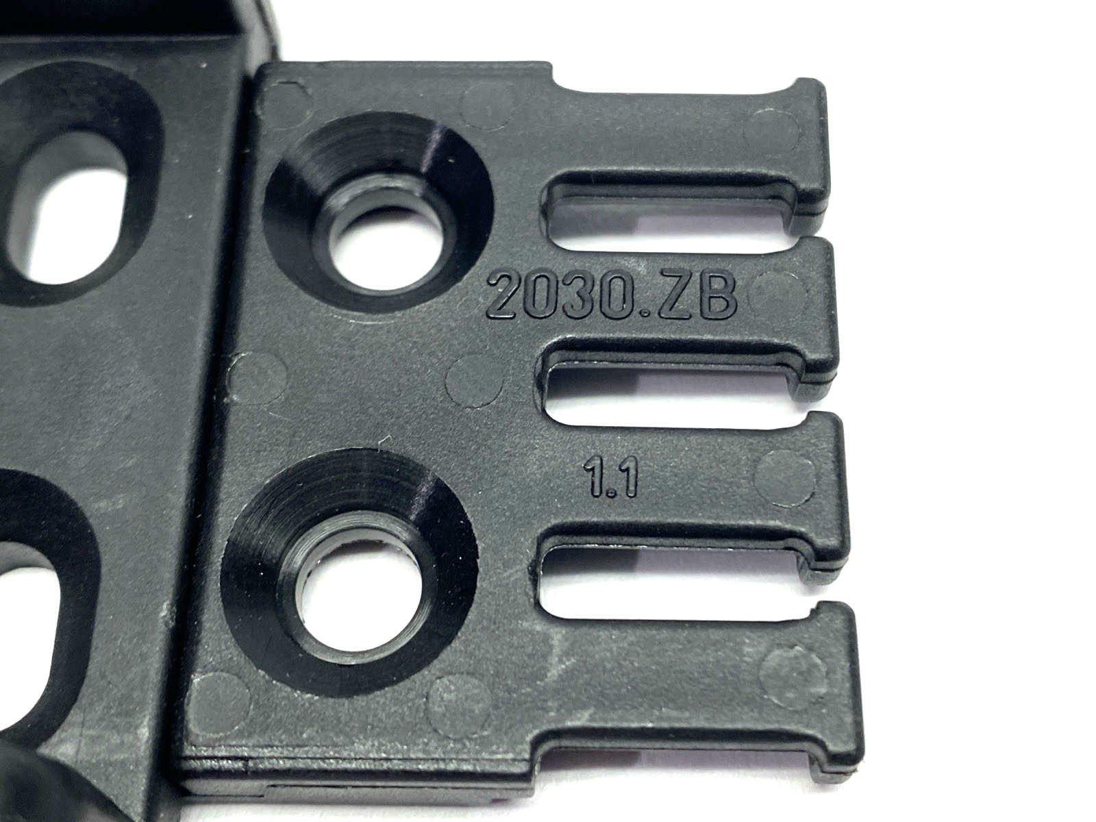 2030.3PZ | Igus & 2030.4PZ Energy Chain Mounting Bracket Set w/ Tiewrap Plate - Used - Maverick Industrial Sales