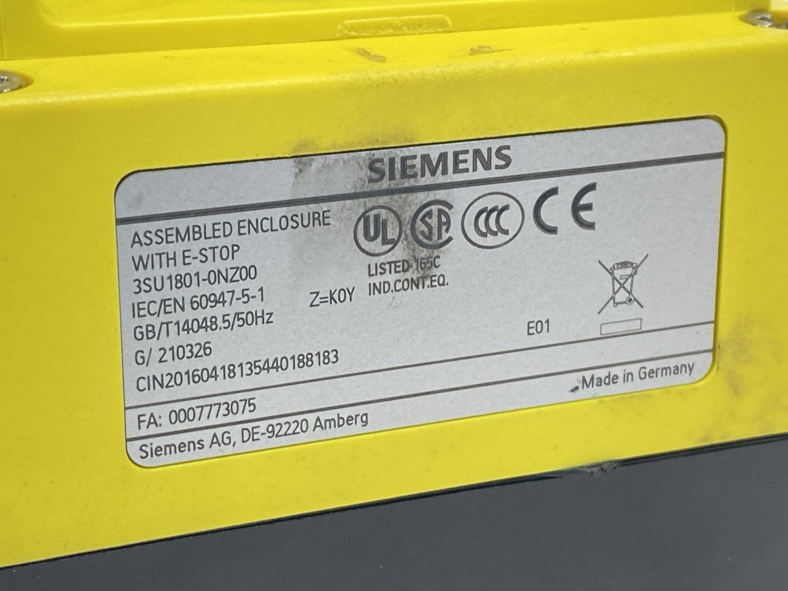 3SU1801-0NZ00 | Siemens Emergency Stop Housing Enclosure w/E-Stop Button - Used - Maverick Industrial Sales