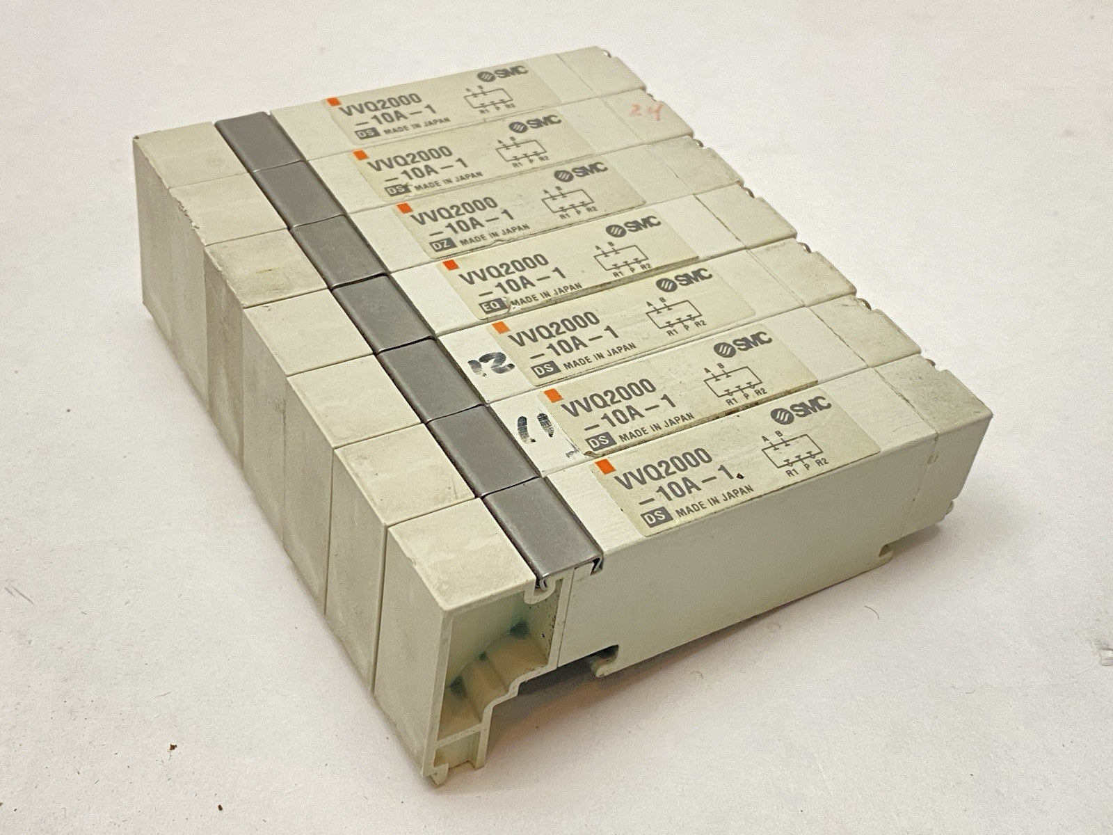 SMC VVQ2000-10A-1 Pneumatic Manifold Blanking Plate LOT OF 7 - Maverick Industrial Sales