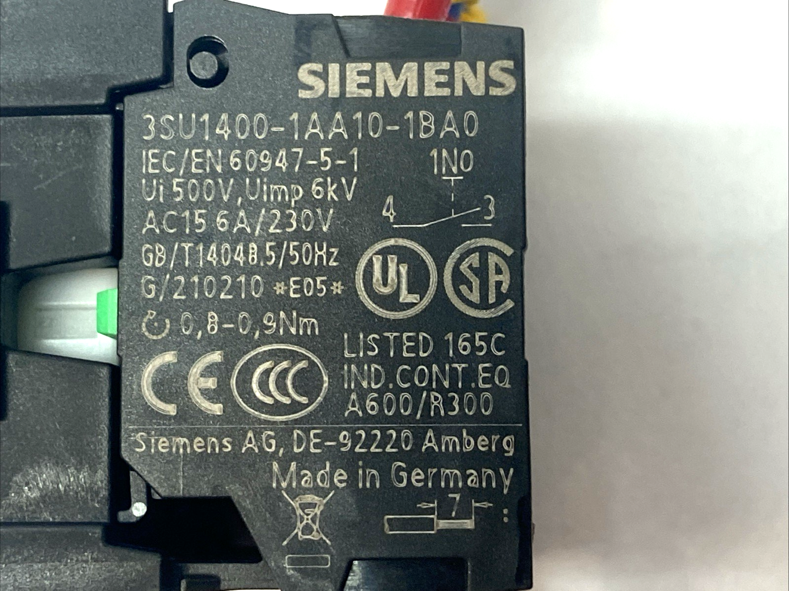 3SU1030-5BL11-0AA0 | Siemens 3-Position Latching Key Switch - Used - Maverick Industrial Sales