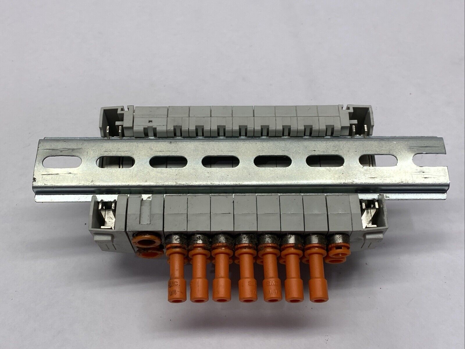 SMC SS5Y3-60-07U Cassette Style Manifold 7 Station w/ SY3140-5WOZ Solenoid Valve - Maverick Industrial Sales