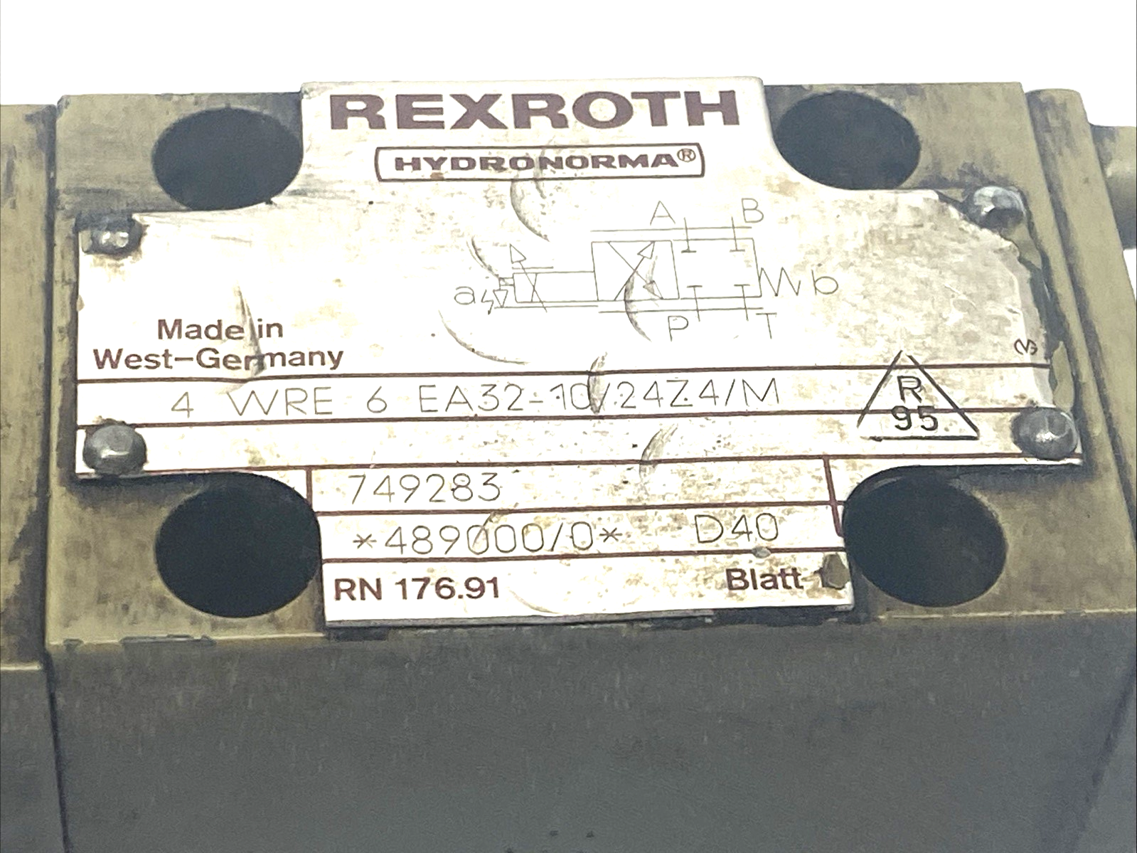 Rexroth Hydronorma 4 WRE 6 EA32-10/24Z4/M Valve - Maverick Industrial Sales
