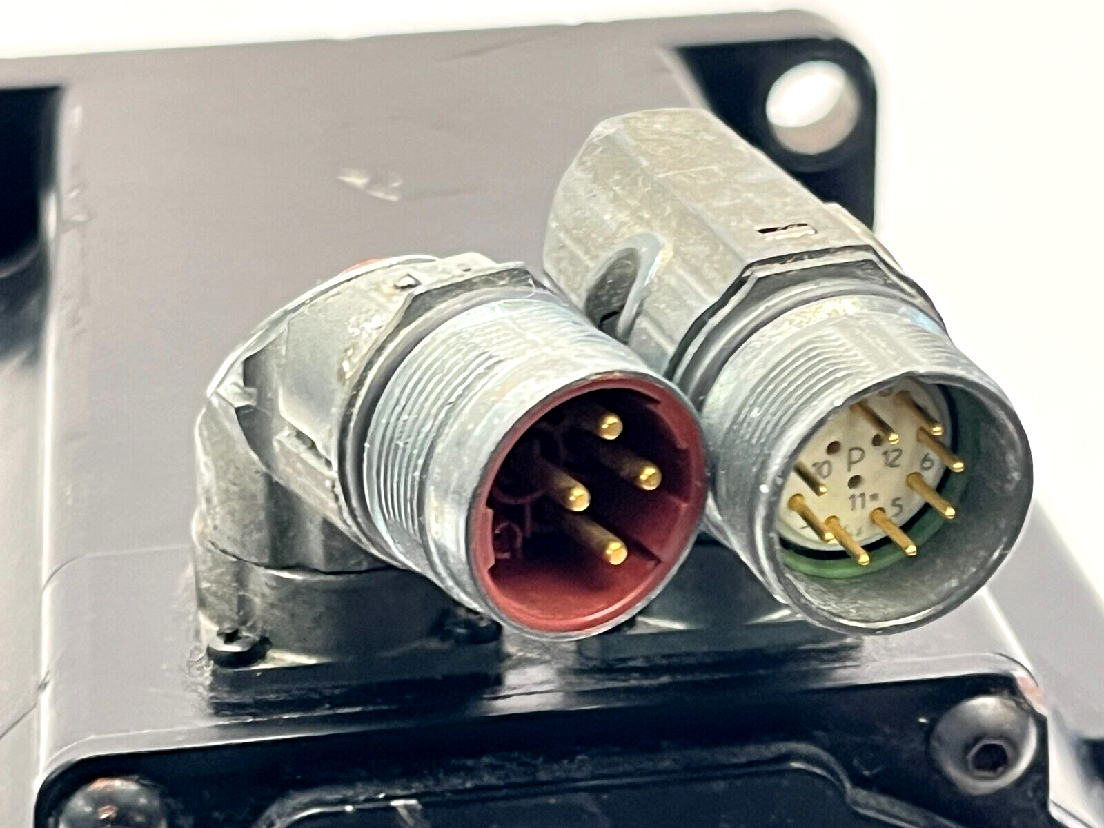 Kollmorgen AKM63K-ANCNR-01 Servo Motor 3500RPM 4.31kW 640VDC 1-1/4" Shaft - Maverick Industrial Sales