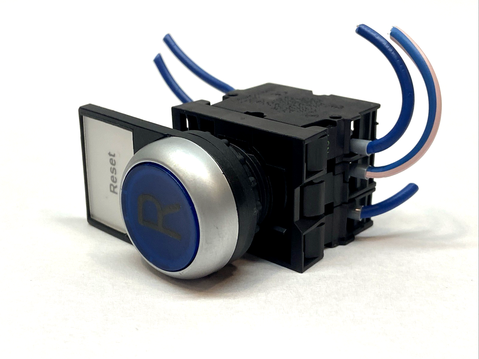 M22-DL-B-GB14-K10-230B | Eaton Pushbutton 22.5mm Blue LED 230V 1NO w/ x3 M22-K10 - Used - Maverick Industrial Sales