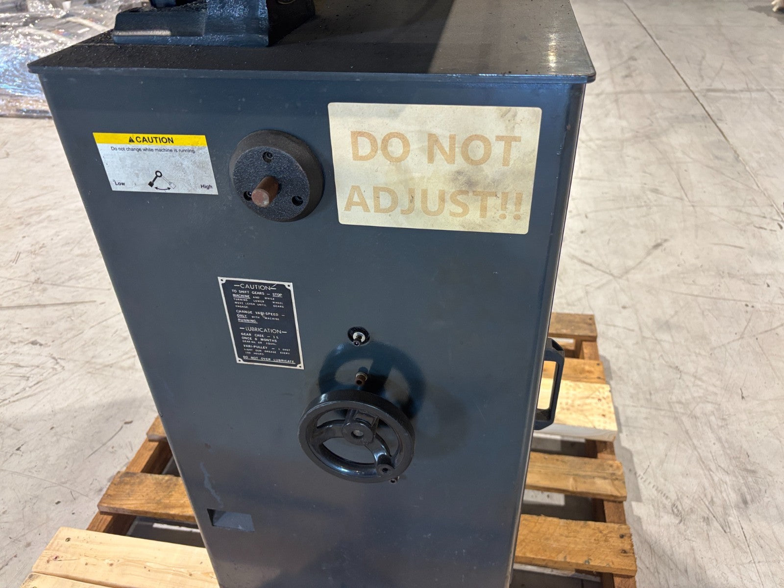 Dake V16 Vertical Bandsaw, 2HP, 2.5kVA Welder, 230, Blade Welder/Grinder, Repair - Maverick Industrial Sales