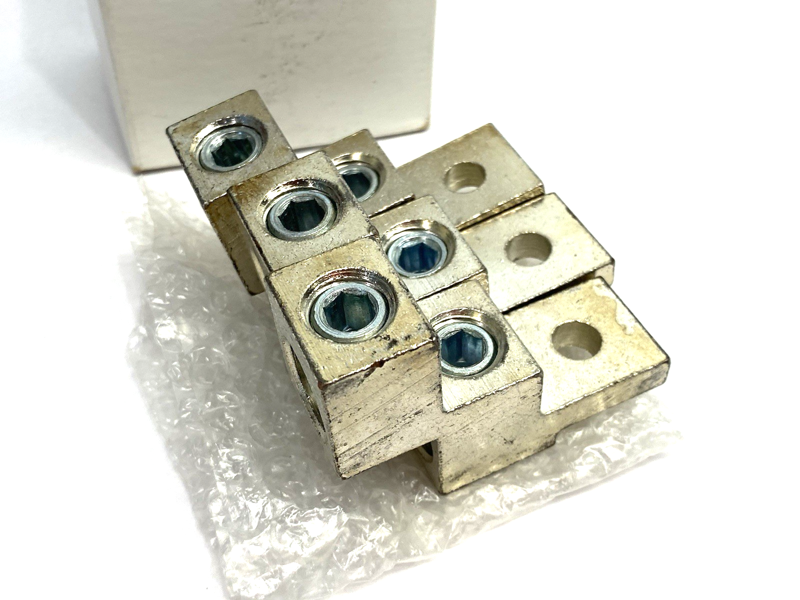 100-DL420 | Allen Bradley Ser. B Terminal Lug Kit BOX OF 3 - New – Open box - Maverick Industrial Sales