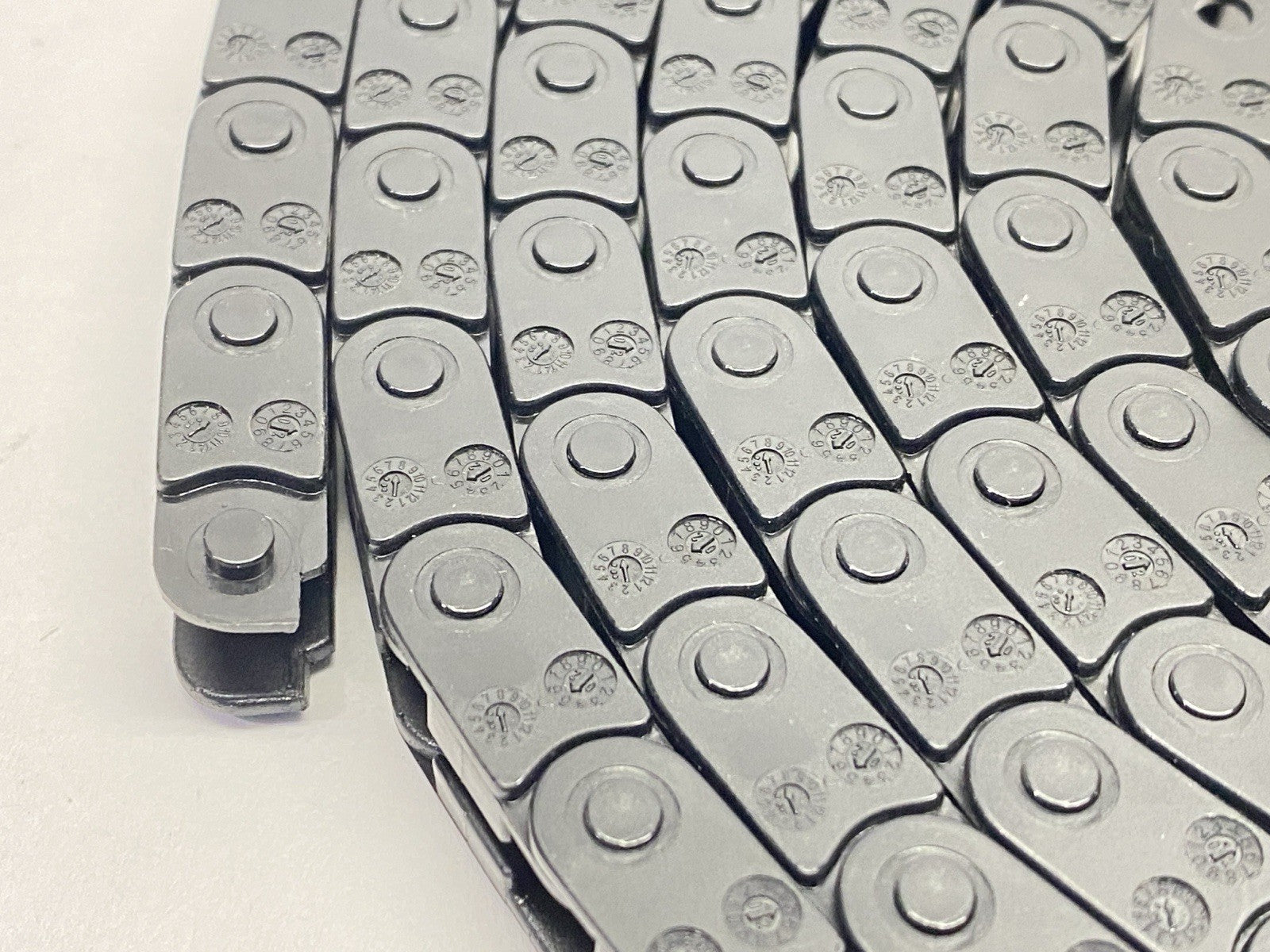 04-07-038 | Igus 04.07.038 Series 04 Energy Chain 7mm Inner Width 7.94ft 145 Links - Used - Maverick Industrial Sales