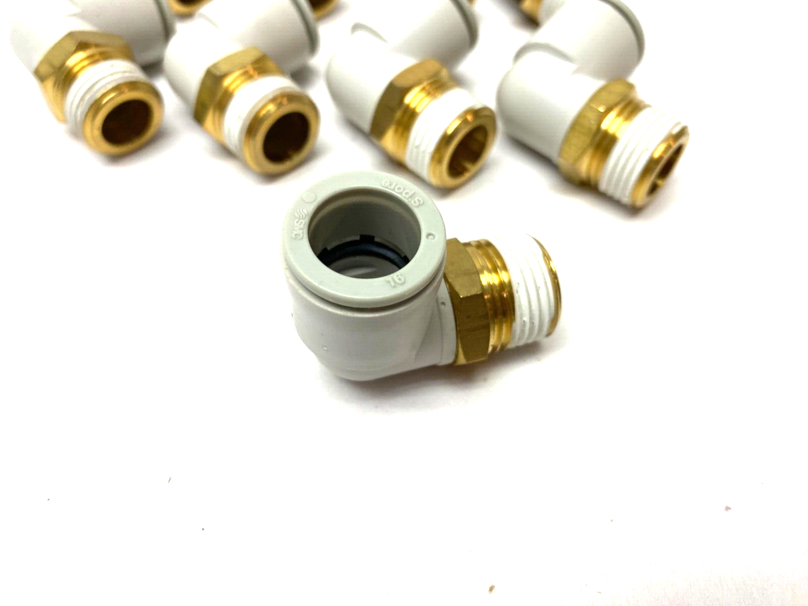 SMC KQ2L16-04AS Pneumatic Elbow Fitting Male 1/2" BSPT 16mm Tube LOT OF 9 - Maverick Industrial Sales