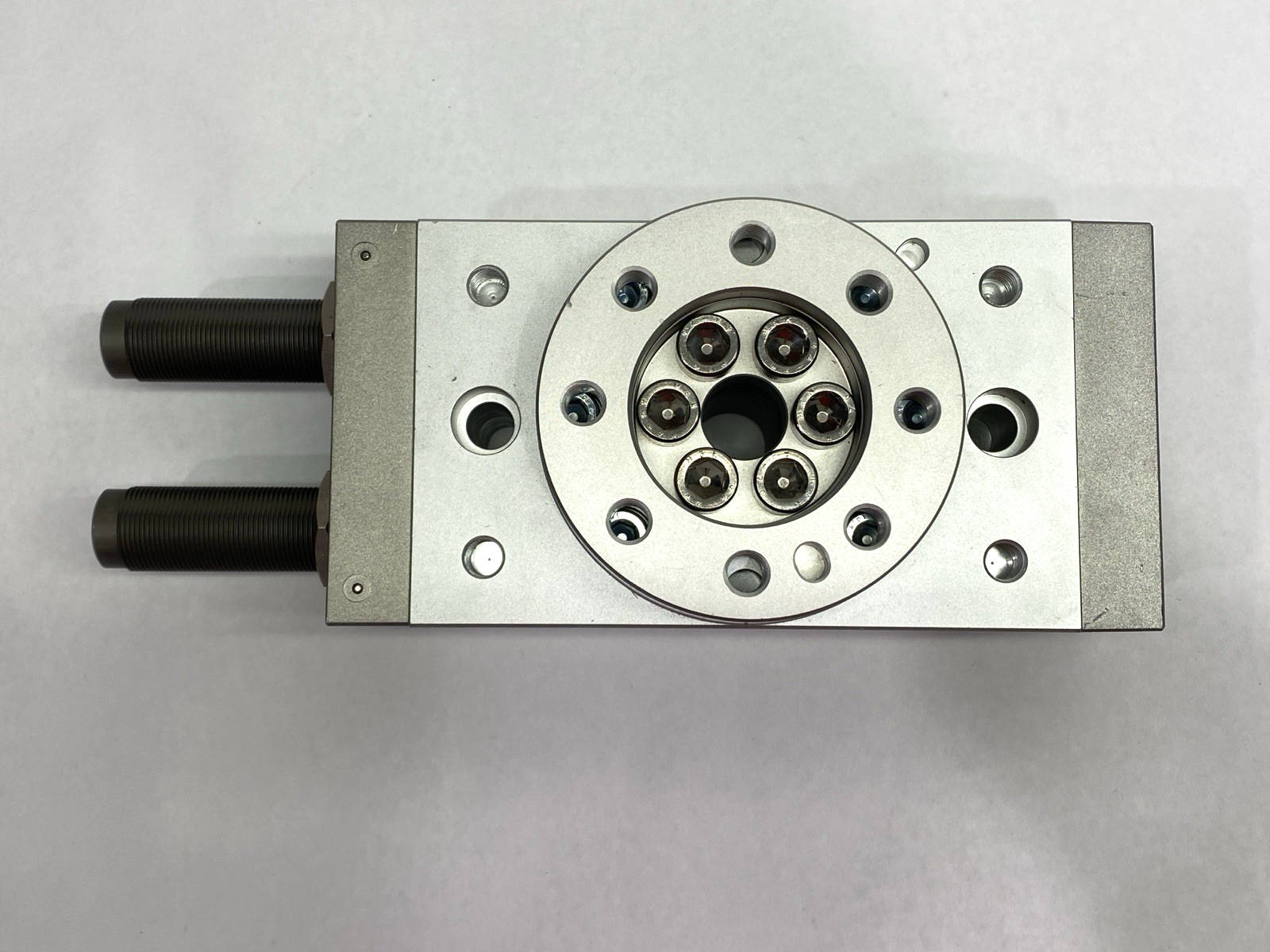 MSQB200R-XN | SMC Pneumatic Rotary Table 190 Degree Rotation SHELFWARE - New – Open box - Maverick Industrial Sales