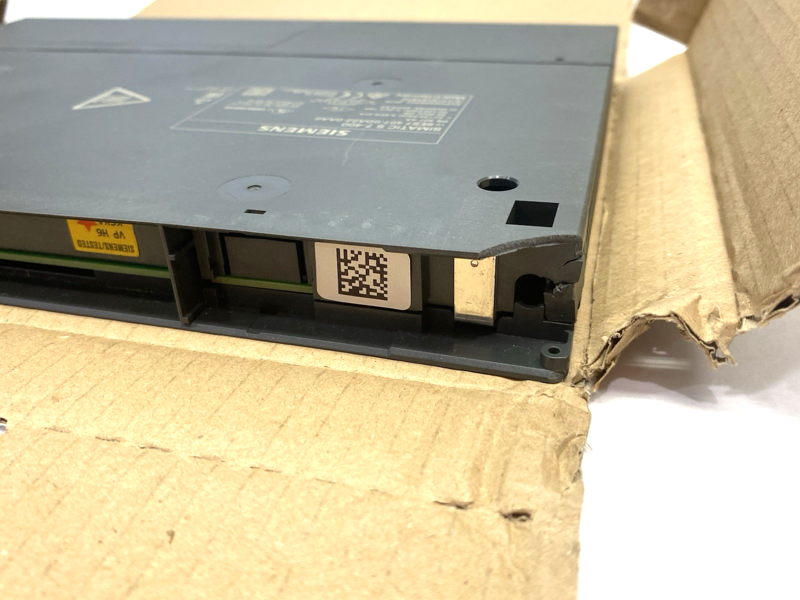 Siemens 6ES7407-0DA02-0AA0 SIMATIC S7-400 SV Power Supply Module BROKEN CORNER - Maverick Industrial Sales