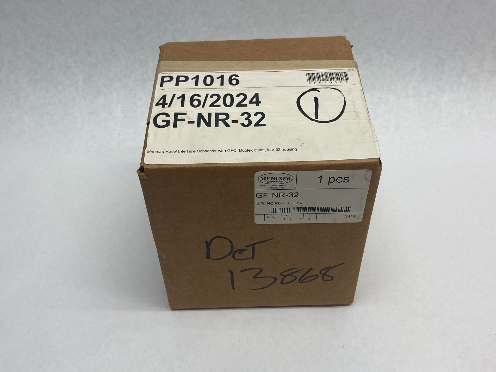 Mencom GF-NR-32 Panel Interface Connector w/ GFCI Duplex outlet SZ32 - Maverick Industrial Sales