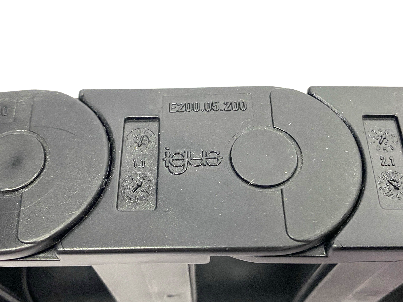 Igus E2S.2/43.063 E-Chain Assembly 18-Links 3.5' Length - Maverick Industrial Sales