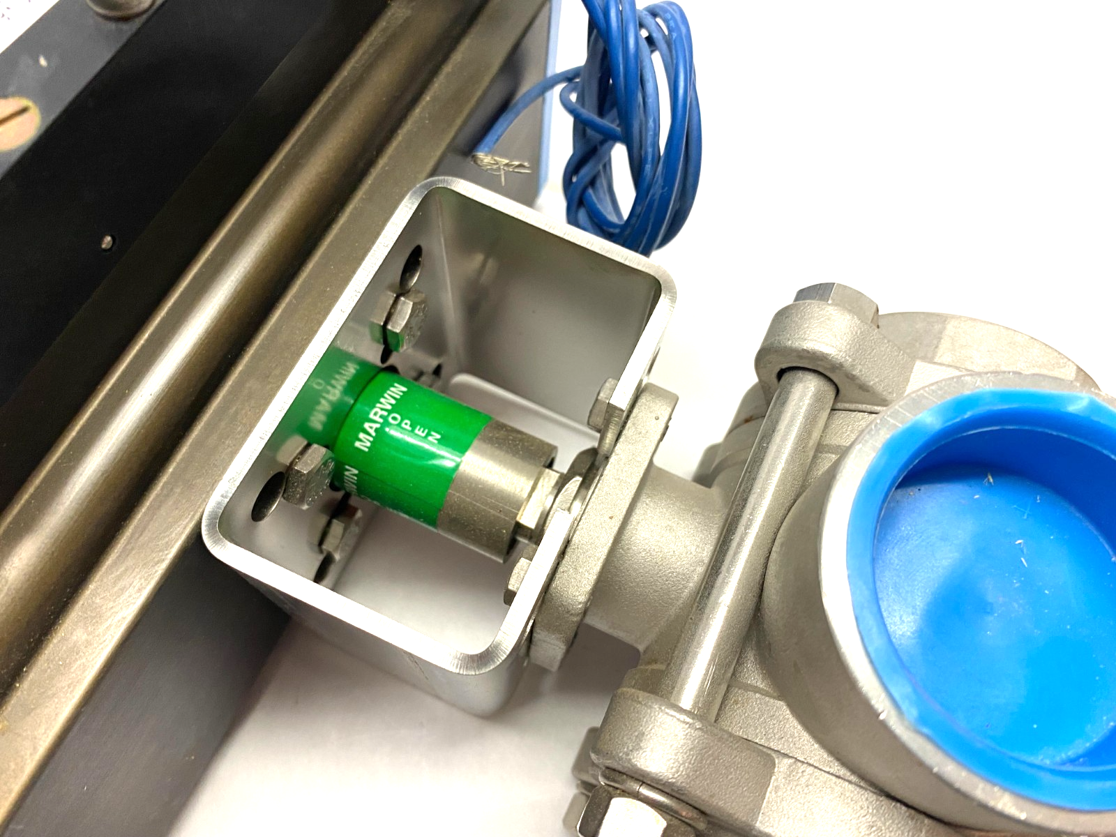 Marwin UT Series Pneumatic Ball Valve Actuator Assembly 1-1/2" 3-Way - Maverick Industrial Sales