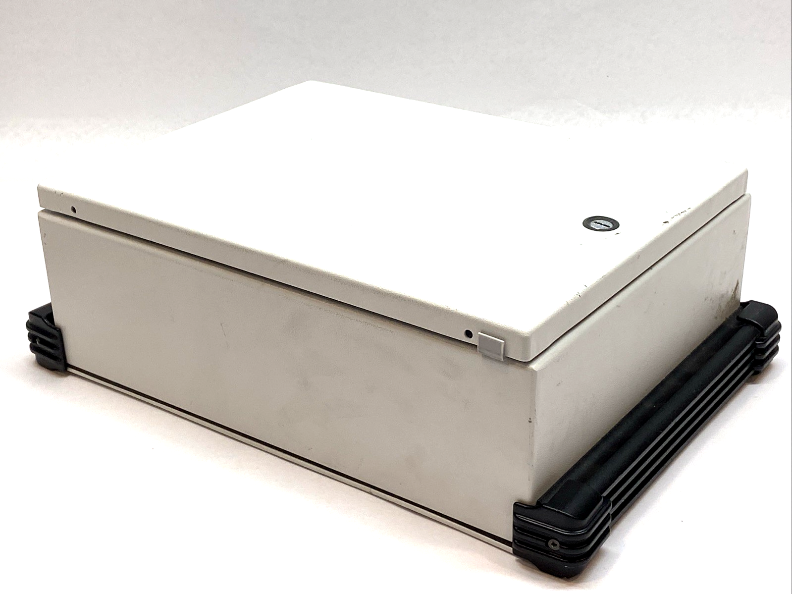 CP304012 | Hoffman nVent HMI Enclosure 300x400x120mm - New – Open box - Maverick Industrial Sales