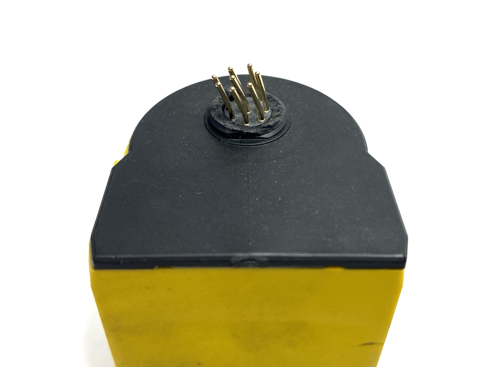 GS-M51P | Keyence Safety Door Sensor 500N Holding Force M12 Connector - For parts or not working - Maverick Industrial Sales
